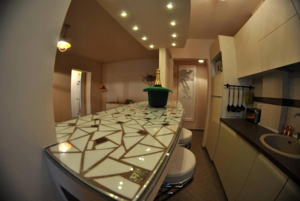 Modern & Central Apartment In North Of Bucarest Exterior foto